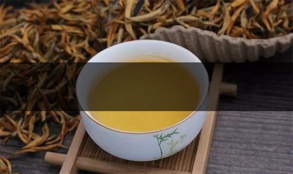 四招（方面）教你學(xué)會(huì)辨別茶的新陳！-1