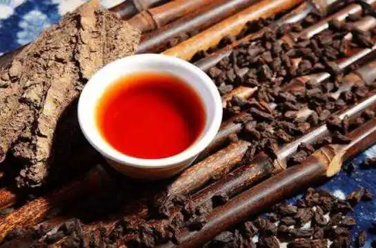 喝普洱茶出汗是怎么回事?