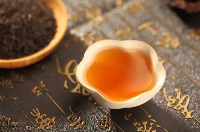 茶喝起來有點酸是不是變質(zhì)了？