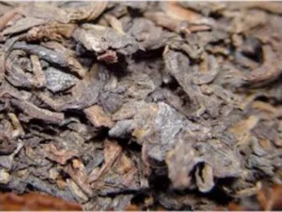 普洱茶你必須要懂：白霜與發(fā)霉。