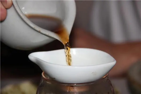 學(xué)會這4招，快速判斷出普洱茶年份！