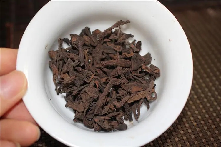 普洱茶的“樟香、棗香、糯香”等香味由什么決定？